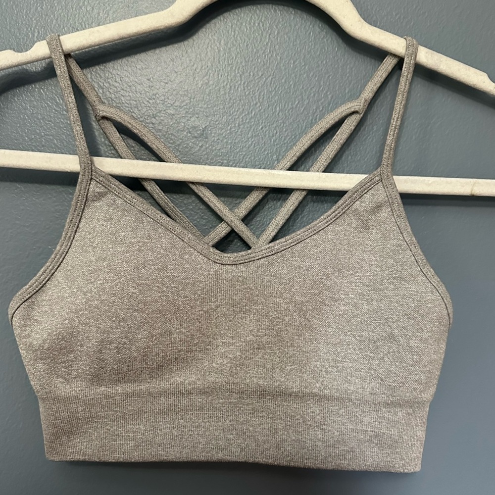 Small never worn sports bra